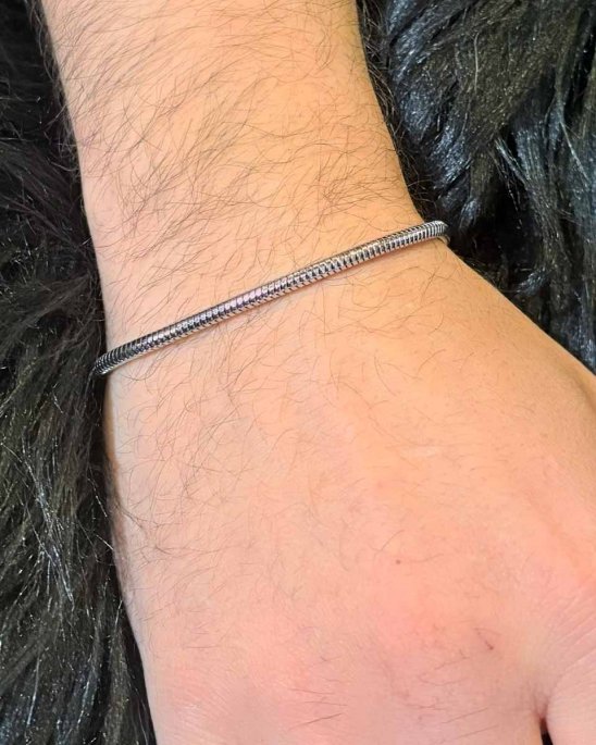 armband-metall-runt-smalt