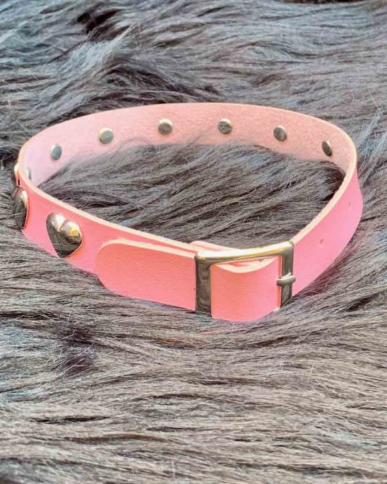 choker-rosa-hjärtformade-nitar