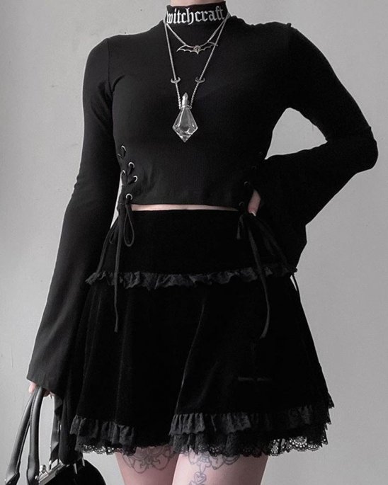 moon-attic-kjol-svart-sammet-kors