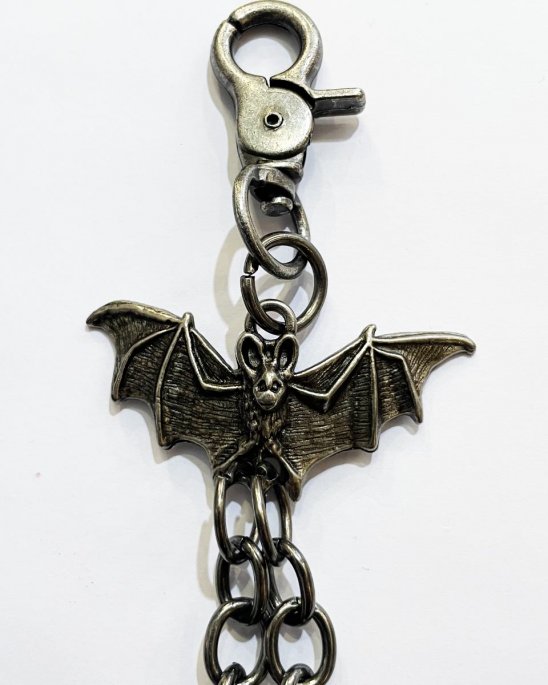 nyckelkedja-två-rad-svart-med-fladdermus