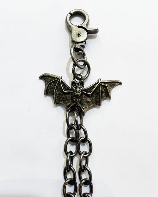 nyckelkedja-två-rad-svart-med-fladdermus