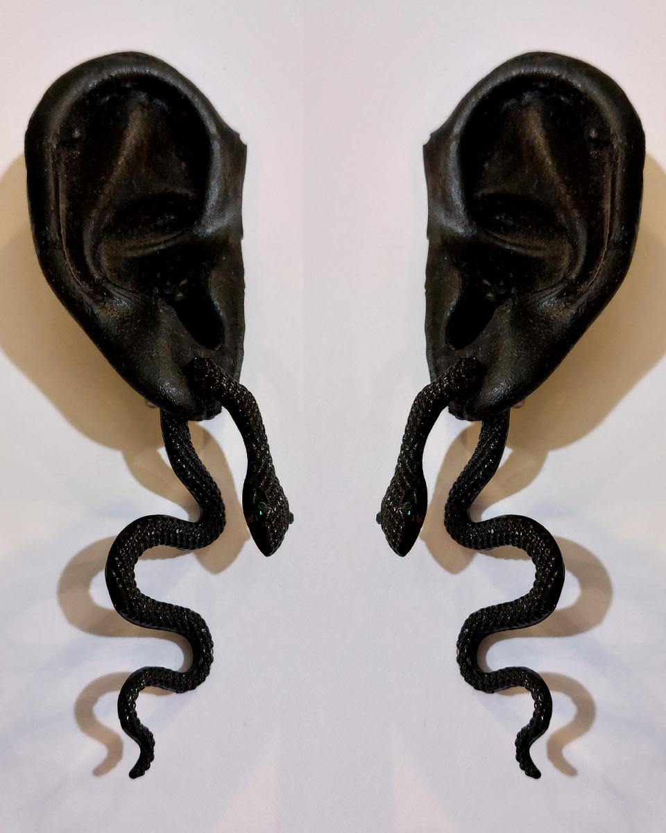 Örhängen Svarta Ormar